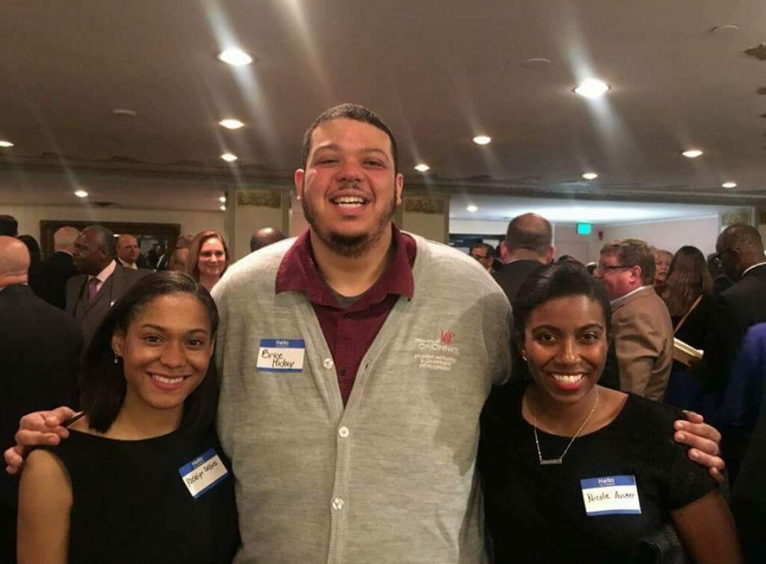 cinciRAPP's tweet photo. @UCWomensCenter and @UC_SALD  were proud to represent UC at 4th Annual Spencer Spirit of America Awards Celebration! Thank you Dr. Marshall and UC! #UofCincy #UCEquityAndInclusion https://t.co/BtCaFy3IYW