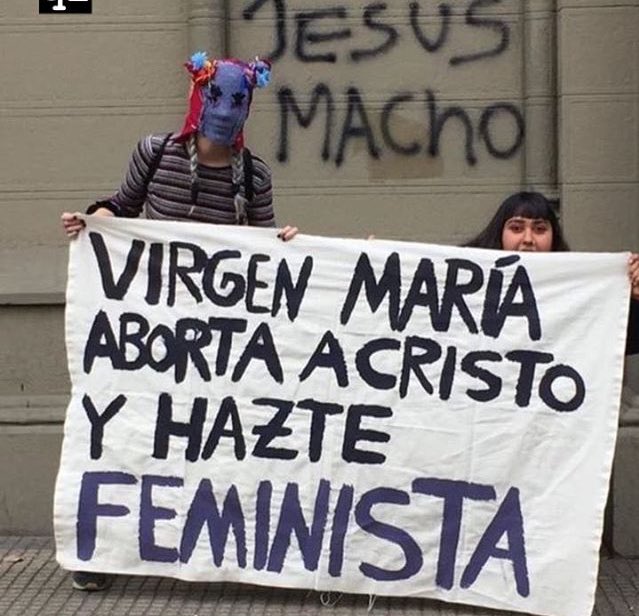 anitareyesb's tweet photo. Piden fin a la violencia y ser tolerantes... Esto es violencia y poca tolerancia #MarchaEstudiantil https://t.co/cp7TfF1bi0