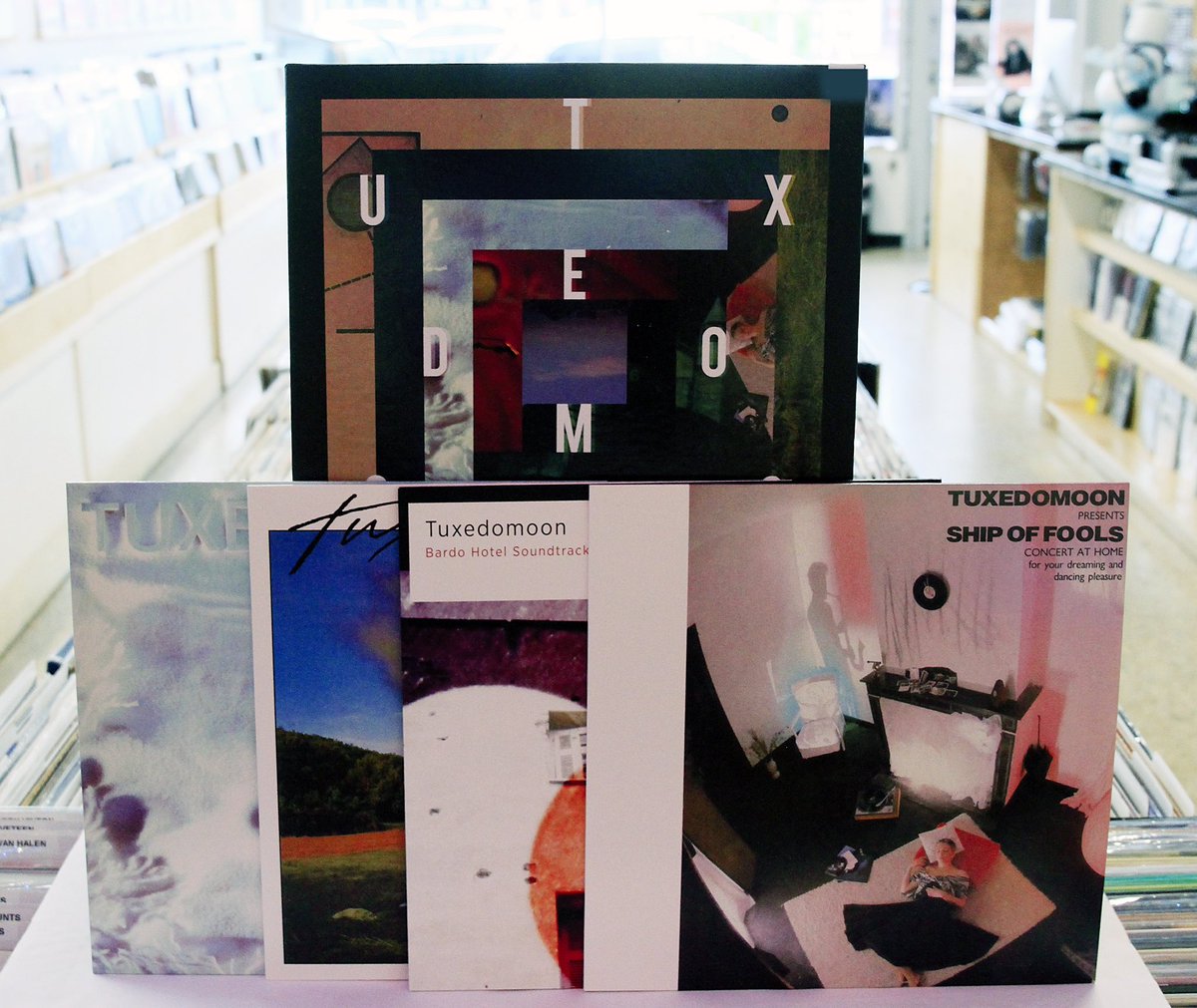 techniquerecs's tweet image. Live a thousand lives by a picture. Open until 8:00PM. Listen to Tuxedomoon. #techniquerecords #tuxedomoon