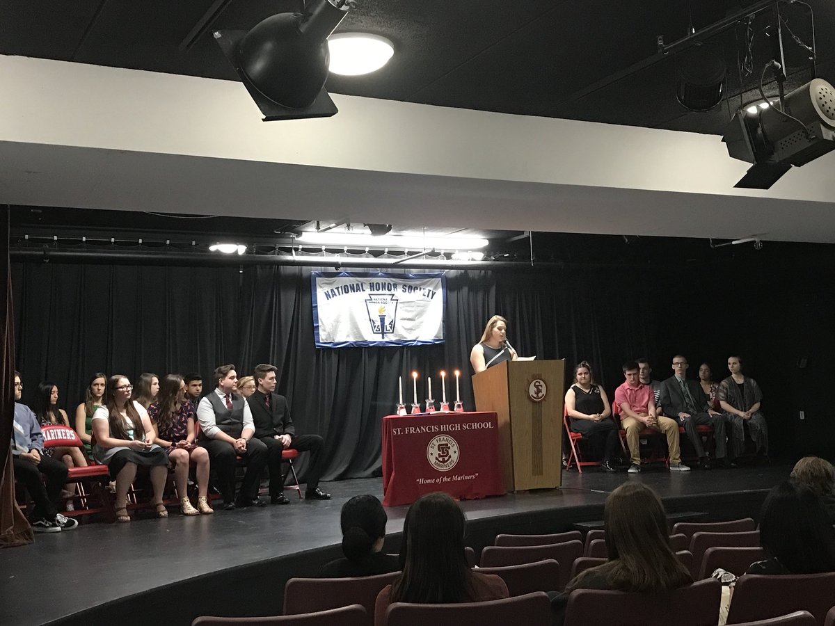 MarinerNation's tweet photo. National Honor Society induction ceremony 2018! Congratulations to all of our new inductees and all of our outgoing members. https://t.co/AgHf5kofJM