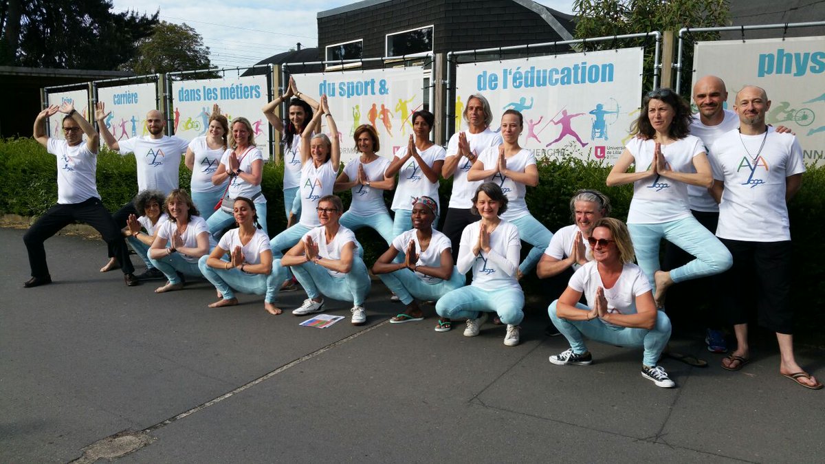 Douleuretyoga's tweet photo. Le premier festival universitaire de yoga adapté et santé à eu lieu à Lille. Un bonheur d'avoir initié et chapeauter l'organisation de cet événement. 30 ateliers conférences menés avec de si belles personnes, des participants aux anges. RDV en 2019 #festival #yoga #yogagirl https://t.co/e7NXZP6Dds