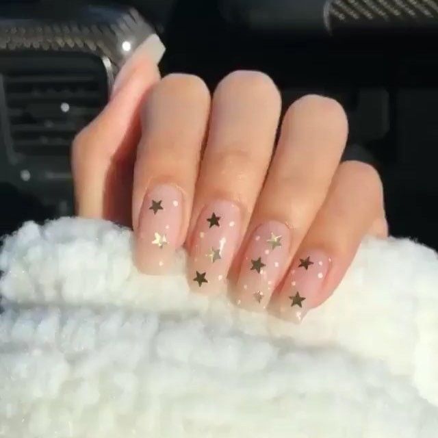 OPI_ZA's tweet image. Can't get enough of @desiperkins ✨ rocking #PutItInNeutral in #OPIGelColor 🌟#notd #nailart #friyay