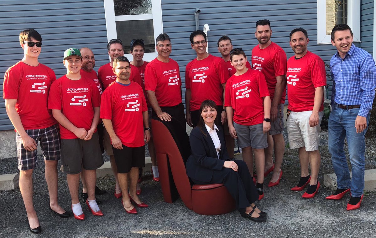 Représentation <a href="/CSDCEO/">CSDCEO</a> pour la marche contre la violence faite aux femmes <a href="/ESCCasselman/">ESC de Casselman</a> <a href="/eeccasselman/">EEC de Casselman</a> @eec_saintisidore <a href="/SainteFelicite/">EEC Sainte-Félicité</a> <a href="/eecsaintviateur/">EEC Saint-Viateur</a> <a href="/Francis_Drouin/">Francis Drouin</a> <a href="/aefo_unite65/">AEFO - Unité 65</a>