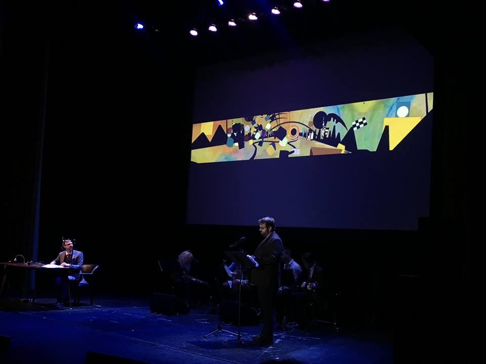 KurtKohlstedt's tweet photo. Off tour now, so *almost* done posting random pics, but: a shot by @jatomic of me & @romanmars talking kindergarten and modern art in D.C. #RadiotopiaLive https://t.co/pCv9AVrjSk