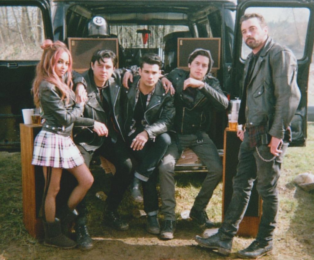 Looks like this crew isn’t going anywhere 🐍🤘 #riverdale