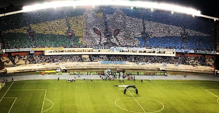 goleada_info's tweet photo. Torcida do Paysandu fez um belo mosaico pra final da Copa Verde. Dá uma ligada! https://t.co/Y8nGPUFOoO