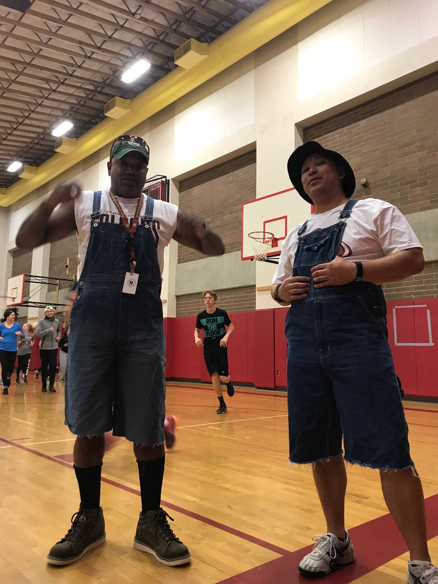 freedPHS's tweet image. Next years team apparel #classic #trackpractice