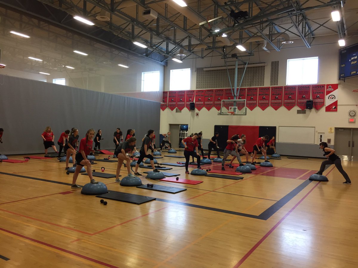 MHSSMustangs's tweet photo. Great fitness class today with community instructor Leigha! https://t.co/2XwmmjNmNA