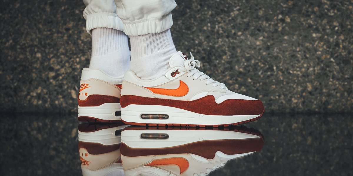 titoloshop's tweet photo. #newarrivals 🔥 Nike Air Max 1 🔸 M A R S stone 🔸

get it now  ➡️➡️ ➡️  https://t.co/8NGNZSfumr

#nike #airmax1 #brown #am1 #am87  #mars #marsstone https://t.co/Fv6OxuVR8y