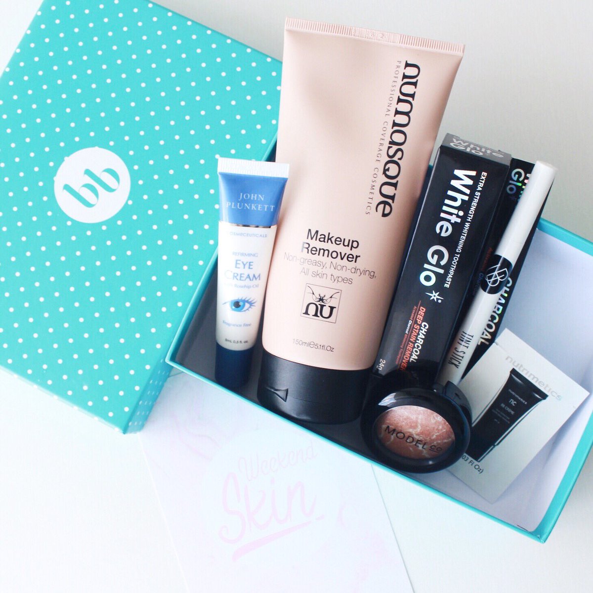 StrictlySal's tweet photo. This months @bellaboxaus is filled with some great products this month in the ‘Weekend Skin’ edition.Can’t wait to share with you all my thoughts very soon
#bellabox #beautysubscription #johnplunkett #whiteglo #modelco #nutrimetics #ubcosmetics #collaboration #bbloggers https://t.co/8KFUdNIKtt