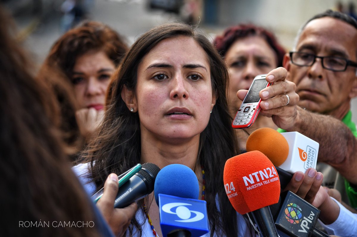 AGRESIONES CONTRA VENEZUELA, EL ALBA Y UNASUR - Página 7 DdXG5WdW0AAvyfq
