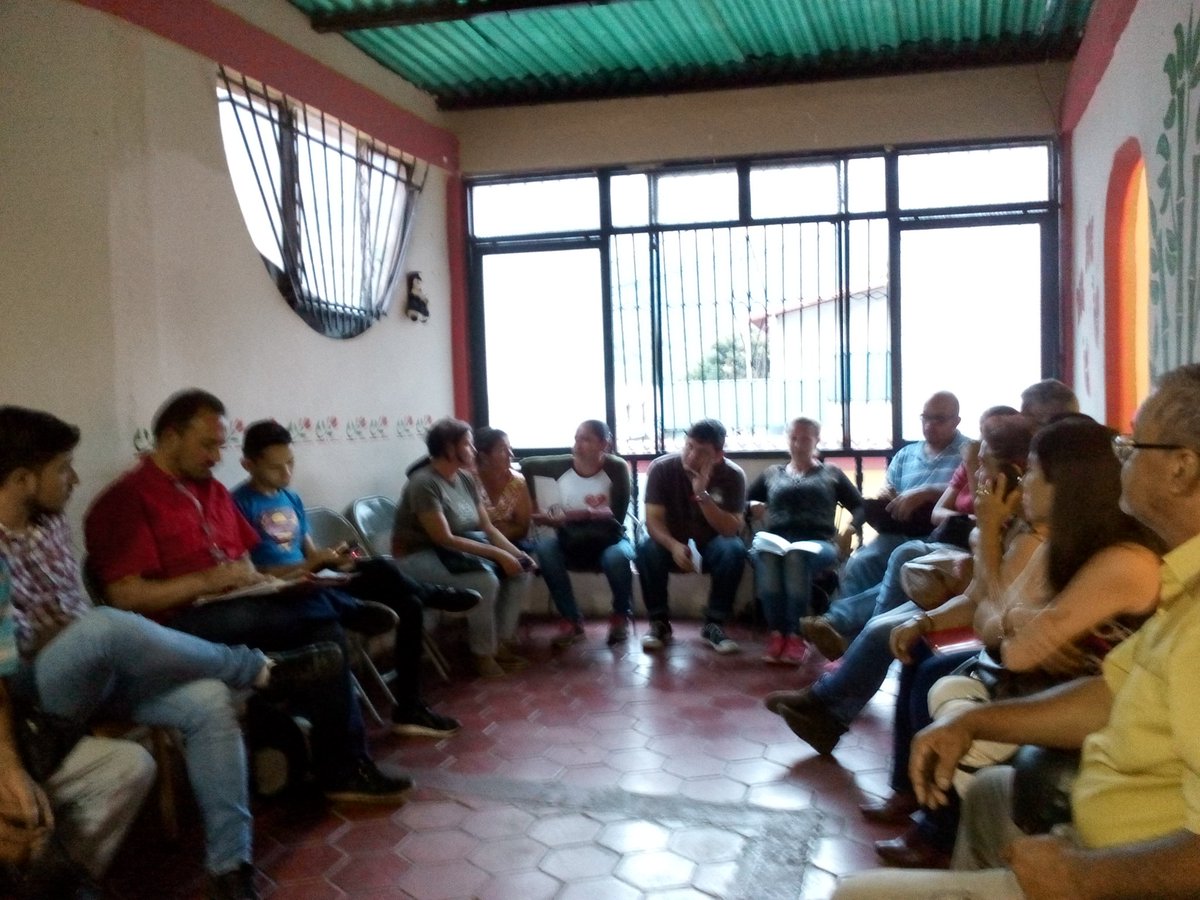#16May En encuentro con el equipo político del <a href="/PartidoPSUV/">PSUV</a> del mpio. Seboruco afinamos detalles organizativos para este domingo #20May

El pueblo de #MontañaBaja y #ElEquipoDeLaRevolución vamos a la Victoria perfecta de <a href="/NicolasMaduro/">Nicolás Maduro</a> 

#PorLaPazYProsperidadVota