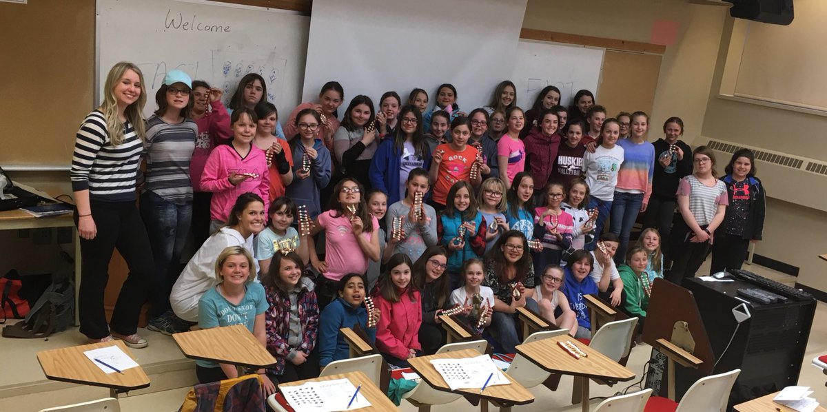 EsteemWomen's tweet photo. A great #STEM workshop as part of @Sci_Od  week Thanks to our mentors for making it such a success! @ScienceMin @NSERC_CRSNG @CNAClarenville https://t.co/5bYZ2d4Rbi