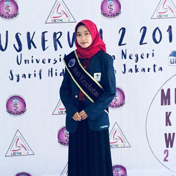 uincommunity's tweet photo. "Bikin CV dan Motivation Letter penting banget buat mahasiswa. Keduanya bisa kita gunakan untuk mendapatkan beasiswa maupun pekerjaan." - Selvy Audina #weloveuin https://t.co/B8TPpdSWJW