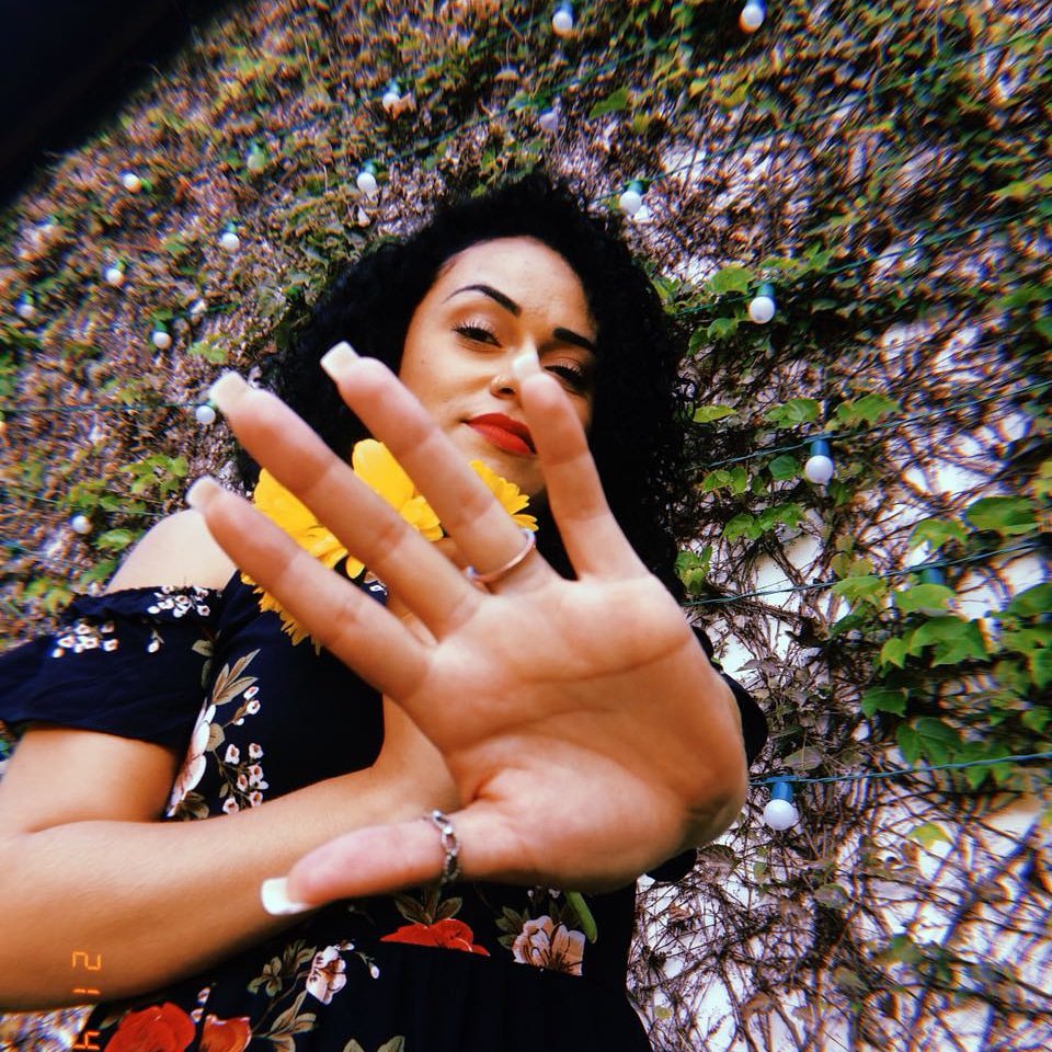 fechagascantora's tweet image. E quando cresce quer voltar do início...#eraumavez #kellsmith #love #music #Flowers