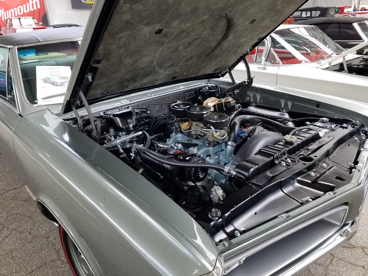 DeanVacX's tweet photo. '66 #GTO #389TriPower in palmetto green https://t.co/B3CLpveF6x