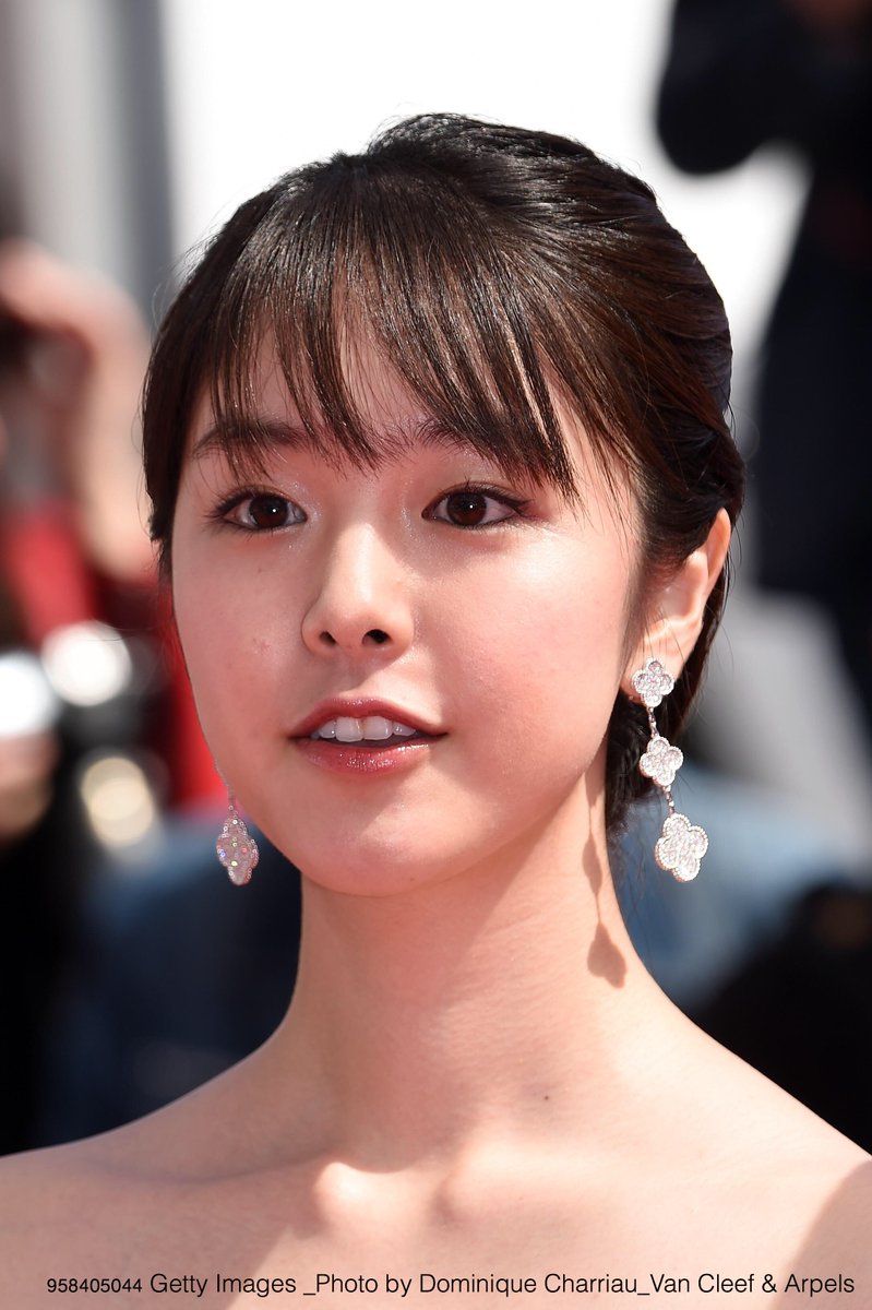 芸能人総まとめ30人 ヴァンクリーフ アーペル アルハンブラネックレス 着用一覧 ジュエリーを買う前の総合情報サイト