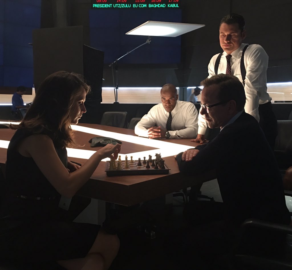 RealKiefer's tweet photo. I want to thank the cast, the crew and the fans of Designated Survivor for their incredible support. It's been an honor and a pleasure. Enjoy tonight and thank you again. https://t.co/uuNANBACmI