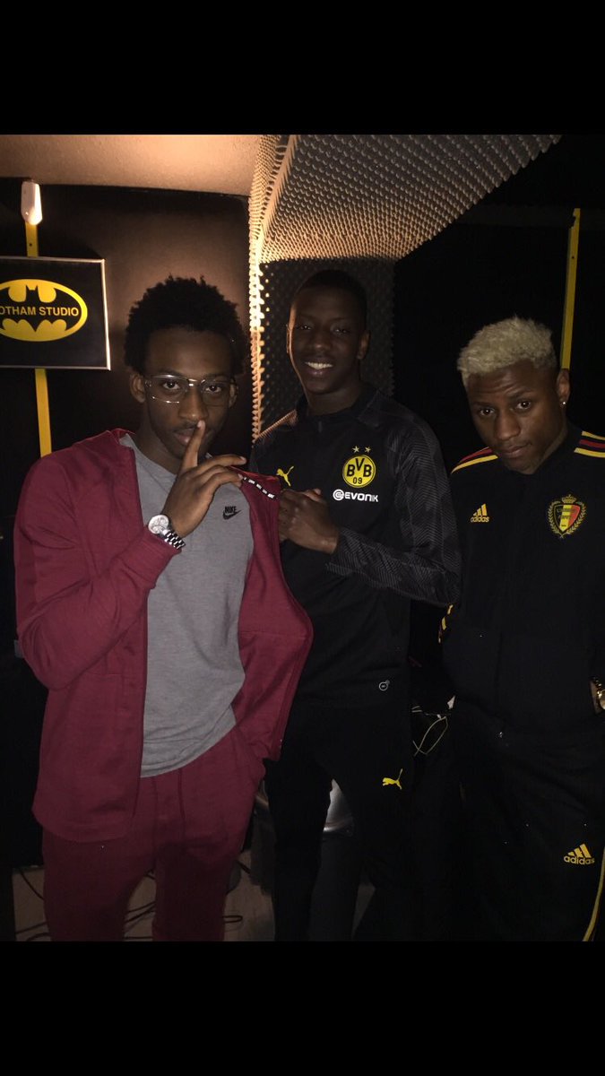 studio_gotham's tweet photo. Lasquadra était de passage au gotham 🦇🦇 https://t.co/53O6qfPsDk