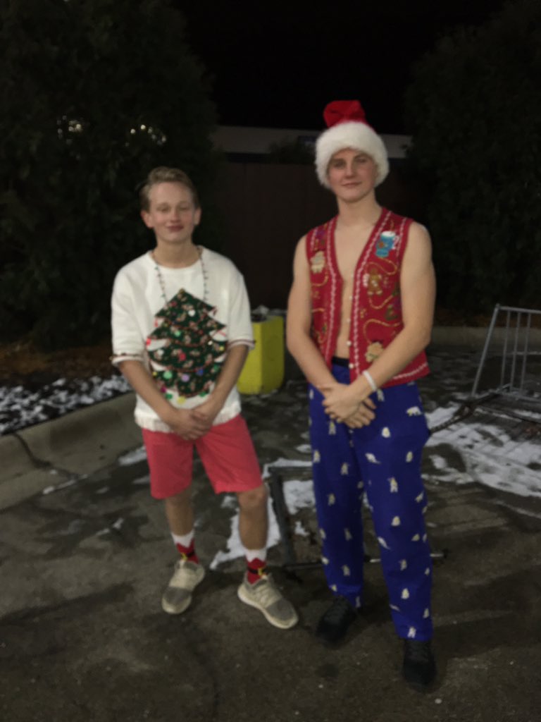 Smalls753's tweet photo. Happy birthday goon @fey_tim hope you don't do anything too greasy on your day of birth. https://t.co/2pBAn5GGTt