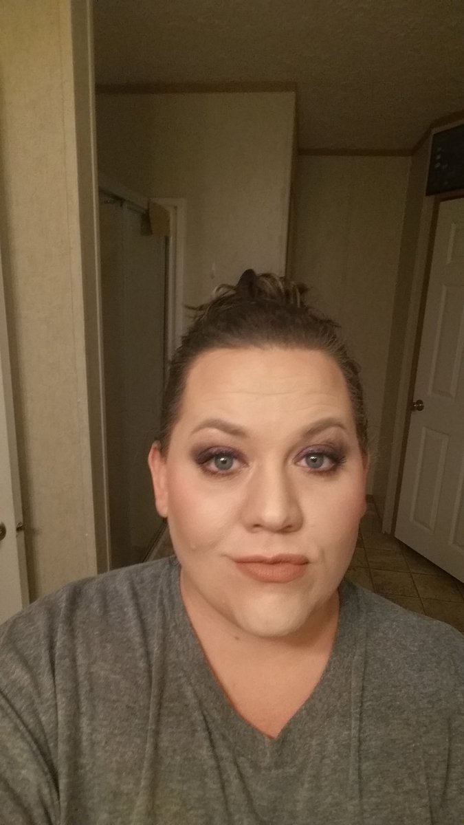 astockton18's tweet photo. You would never know that there is ball point pen all over my face! #liquidgold #bestfoundationever #changinglives #savinglashes #bronzer #epicmascara #bestmascaraever #dipanddraweyeliner #ilovemyjob #makeup #beautiful https://t.co/6hdapcSe8a