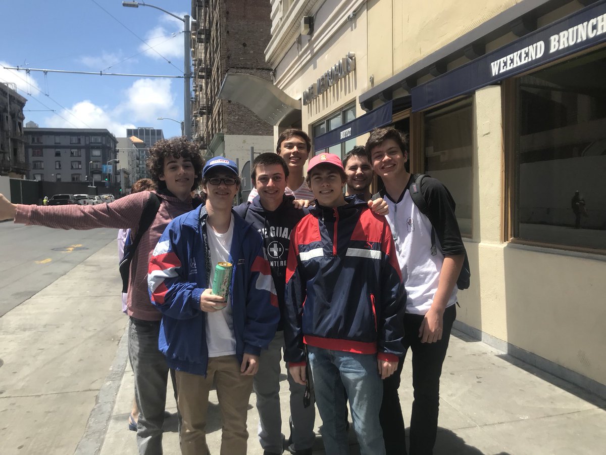 AmberLineweaver's tweet photo. Threads Field Trip! https://t.co/VznBwDW7mO
