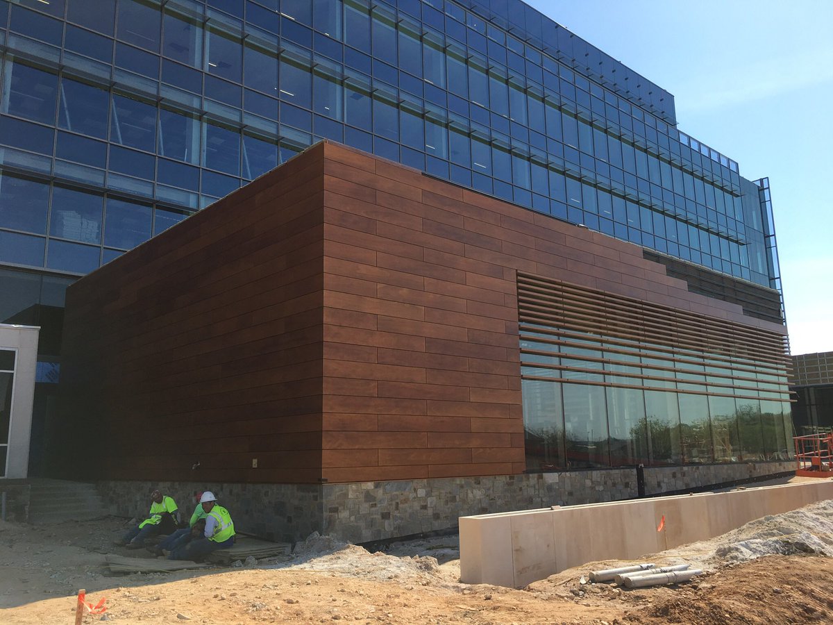 parklexusa's tweet photo. Parklex Facade panels going up on the new McCormick Spice headquarters near Baltimore. #parklexusa @parklexusa https://t.co/CmZQlNt2No