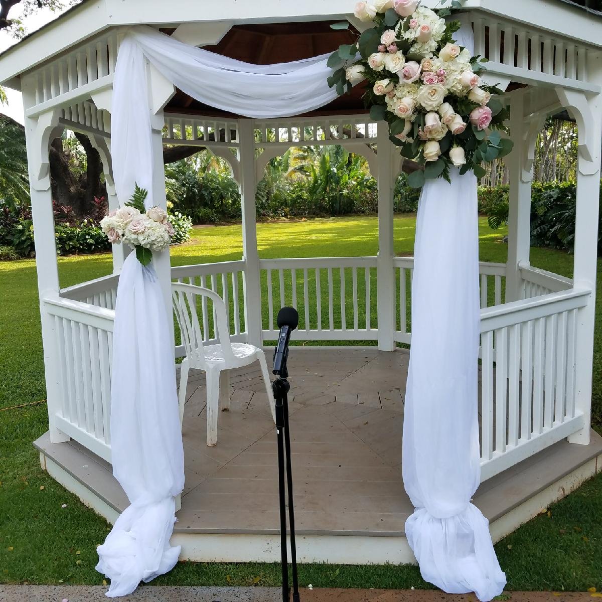 EasleyDesigns's tweet photo. Weddings done right. https://t.co/GcDQFMWq4I