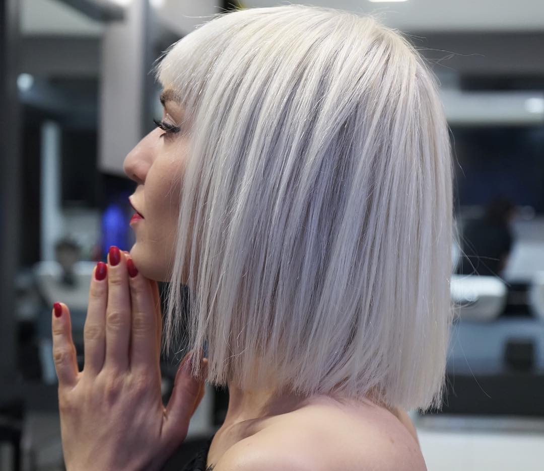 WellaEducation's tweet image. Nothing goes better with an icy #bob than a bright red nail! #ColorIsTheAnswer @rahmicanpehlivan #WellaLife #WellaHair #WellaEducation #OPI #OPIobsessed