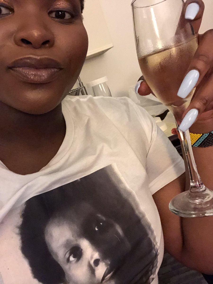 Zamedyzamzam's tweet image. Girls with degrees!

#IssaGraduate