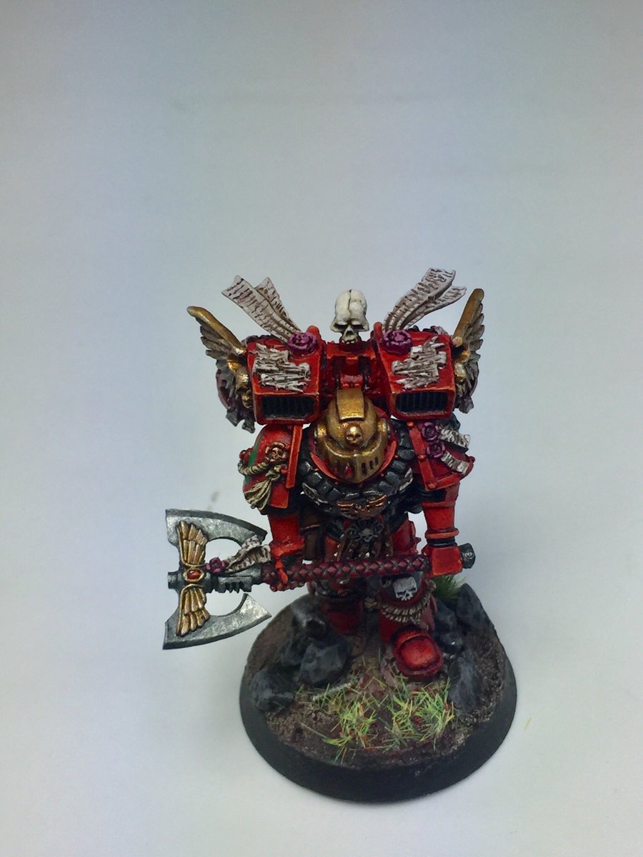 HangryRedBeard's tweet photo. Blood Angels 8th company captain. Painted lore friendly. #bloodangels #Warhammer #paintingwarhammer #40K https://t.co/obnaAndkkD
