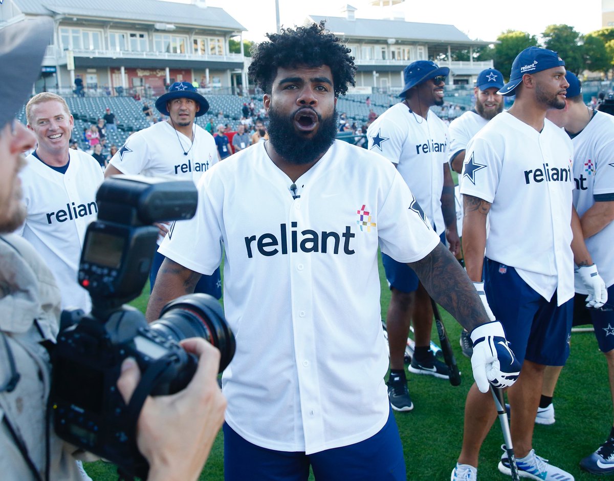 dallascowboys's tweet photo. Had a ball at #ReliantHRD tonight! 😎📸 https://t.co/FYEOuf6CxP