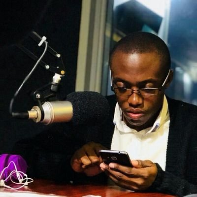 MilaGwayi's tweet photo. ATT: All Kovsie Creative bodies
The Initiative for Creative African Narratives will be hosting creative writing workshops on the UFS main campus today hosted by @Ace_Moloi 
Date: 17 May 
Time: 18:00
Venue: Akasia Residence
#iCAN
#ProudlyKovsie
#ADriveForCreatives
@UFSweb https://t.co/8xyu73krB8