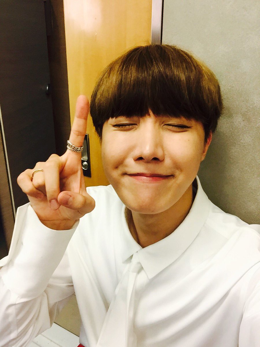 btsoldstuffs's tweet photo. 『@BTS_twt Twitter Update』 
Date: 160512
Cap:
엠카 1위 감사합니다 ......... ㅠㅠ 행복하네요... 사랑합니다 허어잇!!! #불타오르네1stwin #FIRE1stWin #아미사랑해 

#BTS old tweets / posts https://t.co/Y3uEkNP4oF