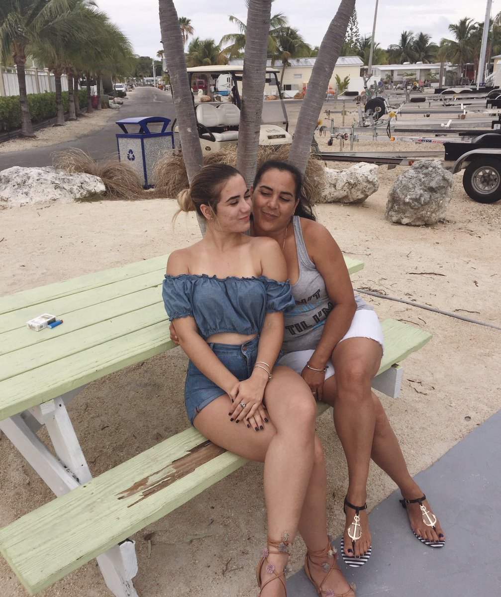 xomelz's tweet photo. My heart in human form! I love you https://t.co/WOJHLsDtWQ