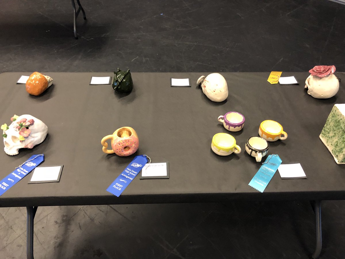 kalkoskeSHHS_AP's tweet image. Happening right now: Artrageous until 8:00 in the Black Box Theater! Amazing works and powerful message...Must See #PDAztecPride #AztecTribe