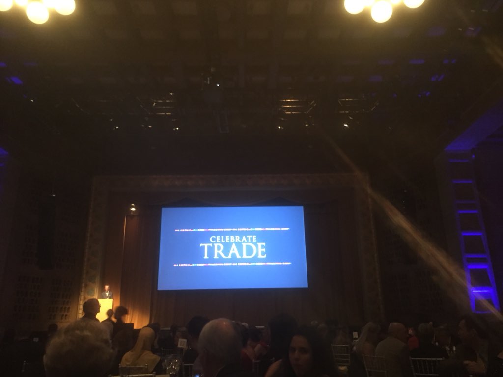 jklabar's tweet photo. .@GreaterPDX proudly works on behalf of the region to increase exports &amp; FDI. Thanks @tedwheeler @prosperportland for the shout out &amp; for your leadership &amp; partnership! #CelebrateTradeWeek #greaterportlandglobal https://t.co/uRHSyeuK0m