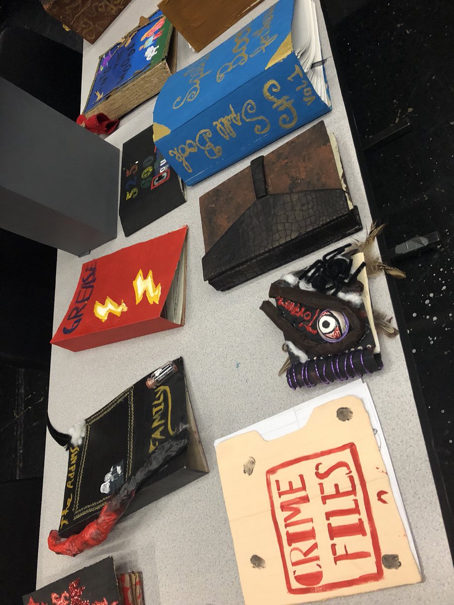 GETtheHand's tweet photo. Today was one of my favorite class days! 5th period is doing such an excellent job at their hand-sewn projects and theatre one prop books were on display! #theatreteacherlife #creativestudents #mystudentsrock #techunit https://t.co/8WEM5Kk7DR