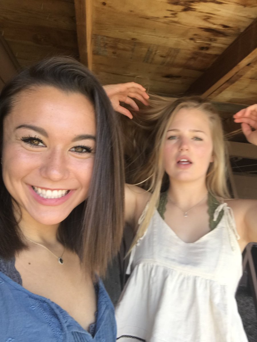 WhittierAnna's tweet photo. Happy Bday best friend🎉🎉🎉❤️  @milyabo11 https://t.co/Ag6mSYaa9n