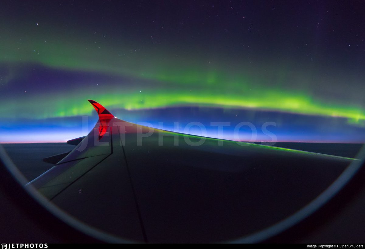 Capturing Aurora from inside a @Delta @Airbus #A350. Guess this'll do for #WingViewWednesday? jetphotos.com/photo/8953852 © Rutger Smulders