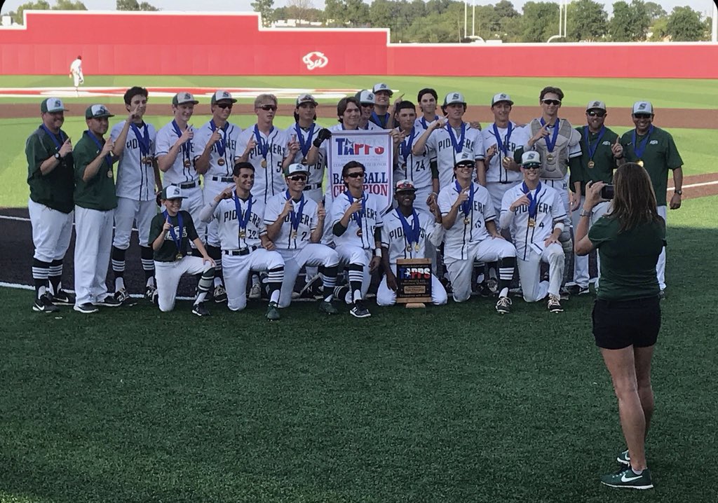 ethanmcd18's tweet photo. STATE CHAMPS https://t.co/hrzVxRqtKj
