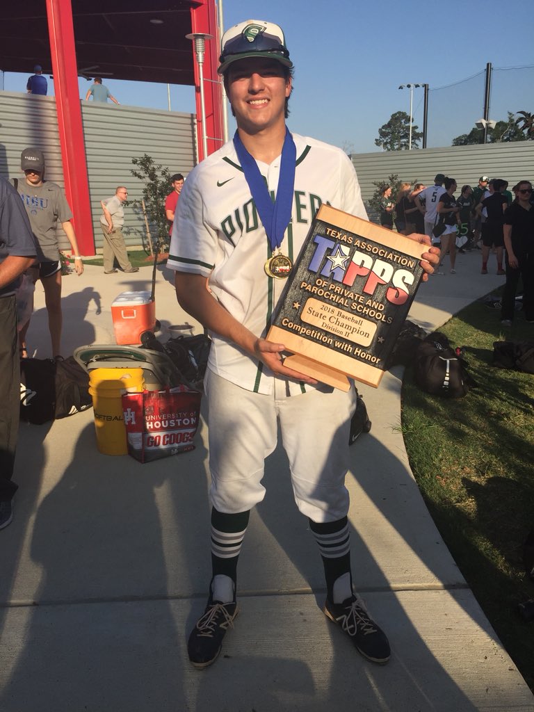 ethanmcd18's tweet photo. STATE CHAMPS https://t.co/hrzVxRqtKj