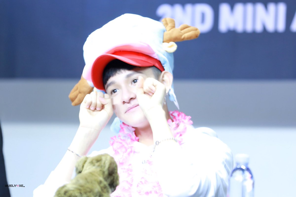 Muelvone's tweet photo. 180505 ONE signing event

@bravepunch0117 
#사무엘 #kimSamuel #SAMUEL_ONE #Samuel #ONE https://t.co/ZaGM9LSU2k