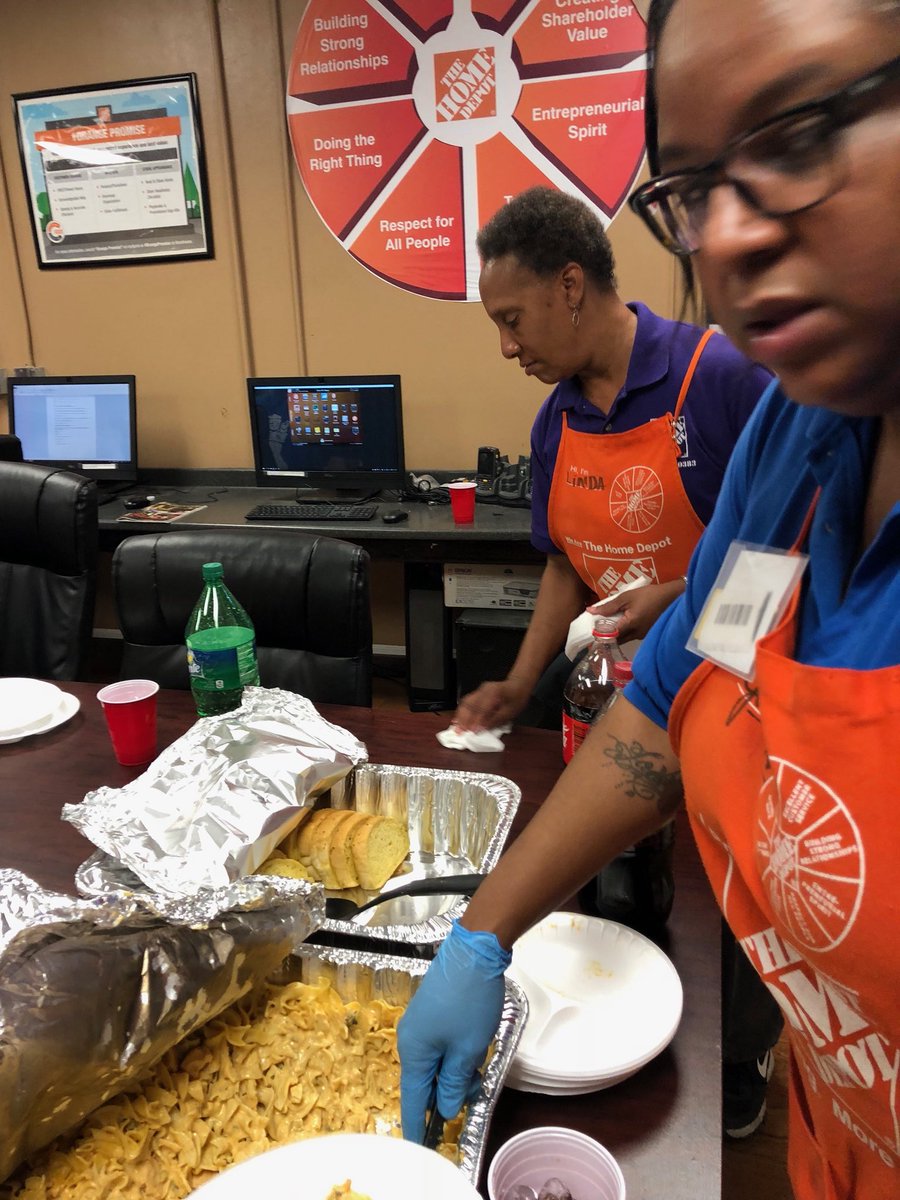 Showing appreciation to the freight team for all they do nightly.
Thanks you!