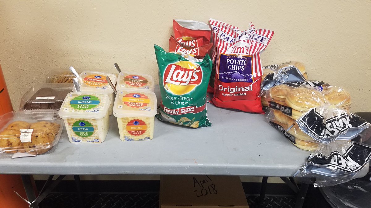 ASDS_3103's tweet photo. When you have a #worldclass #opsasm, you have a BBQ party for #latenightsamepage! https://t.co/Nr2RrLz7D7