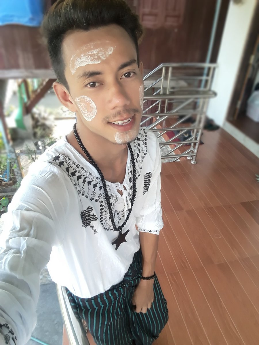 VERHOMO2's tweet photo. အထန္​ၿမိဳ႕ထဲလာ​ေနတယ္​​ေတြ႔ရင္​​ေခၚၾကအုံး https://t.co/UqaGzYiido
