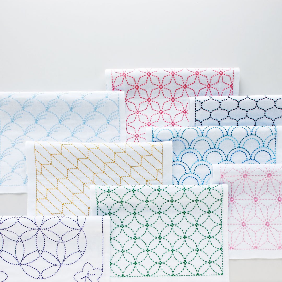 Twitter 上的 ユザワヤ 公式 日本の伝統柄を刺して作る 花ふきん 七宝つなぎ 麻の葉 青海波 矢羽根など美しい日本の伝統柄が布にプリントされお好きな糸を選んで組み合わせを楽しめる布パックと 糸 布 針と必要なものが全て入ったキットもありますよ