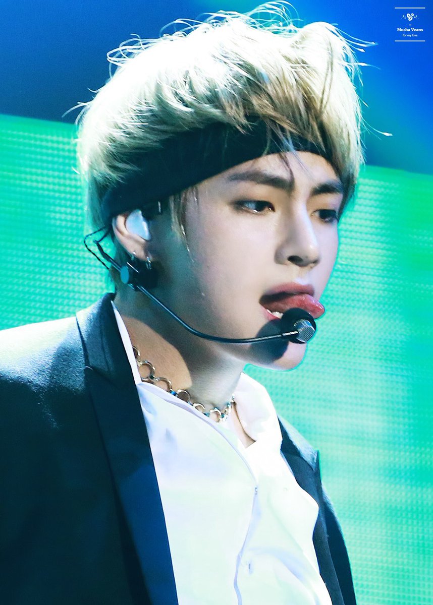 bangtangasx's tweet photo. Bendita sea la lengua de Kim Taehyung
#iVoteBTSBBMAs @BTS_twt https://t.co/HYwCilSasZ