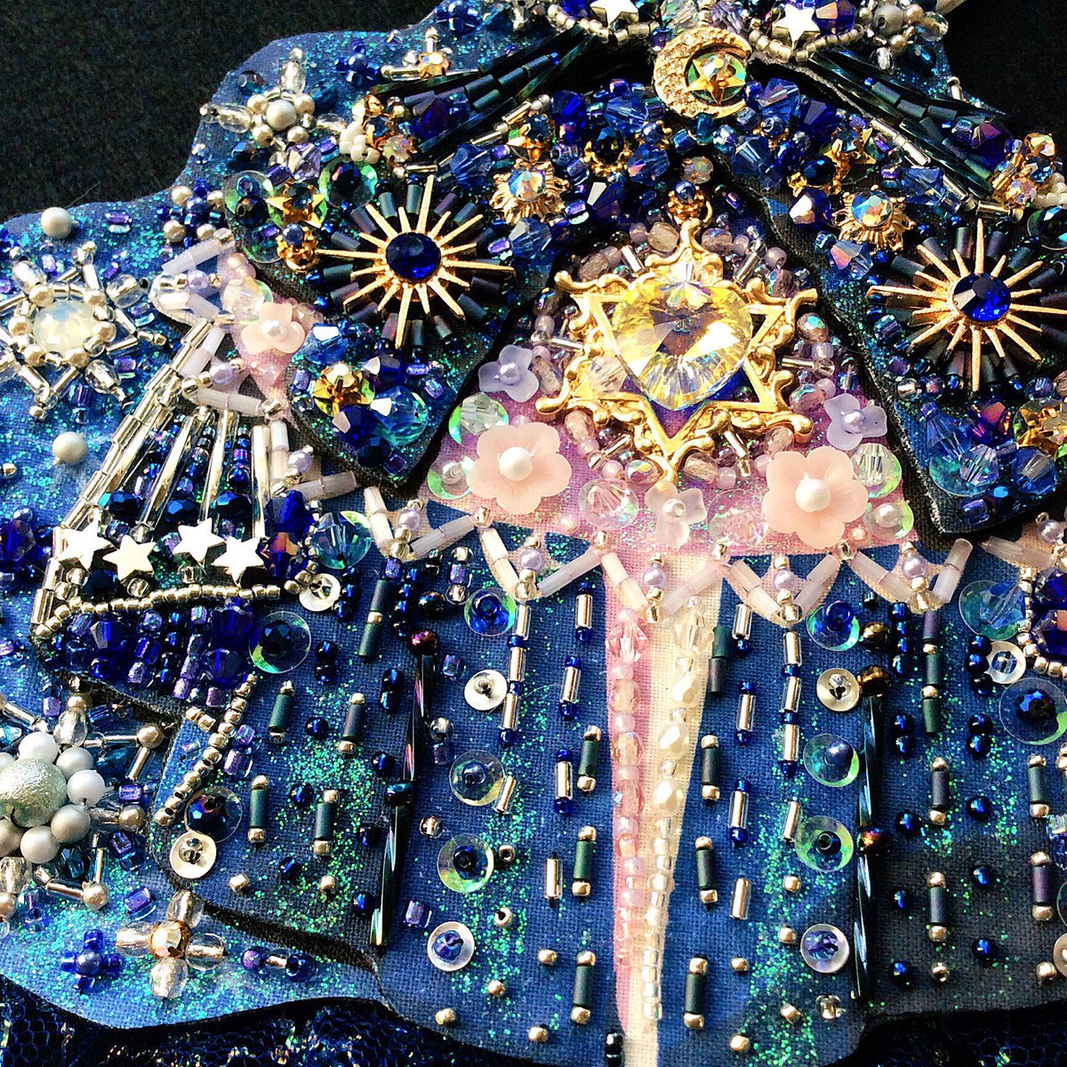 これを見た人は青い画像を貼れ 夜の女神トゥルー イラスト×ビーズ刺繍