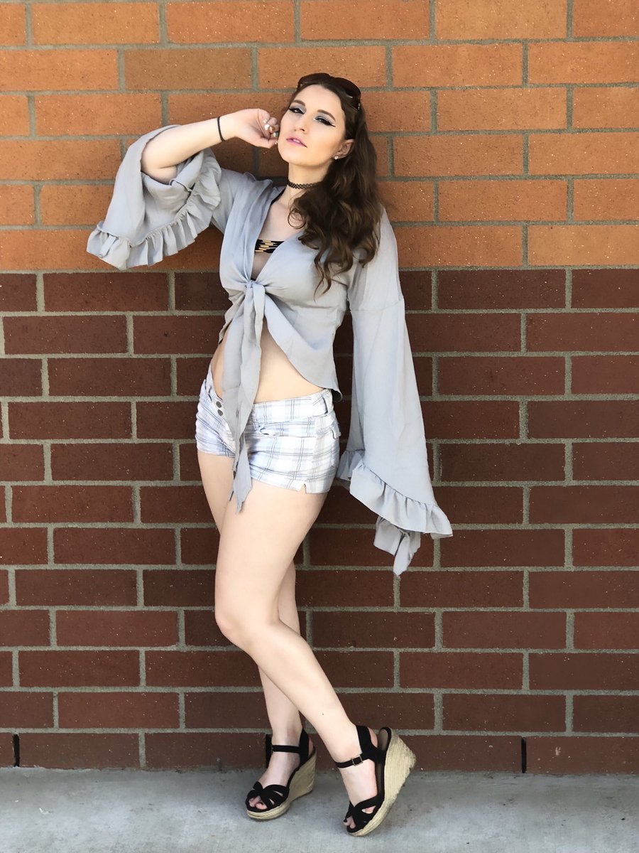 CraftyFoxCosply's tweet photo. Sweet #summer love
โ๏ธ
โ๏ธ
โ๏ธ
#bikini #summerfashion #streetchic #model #fashionmodel #bra #gray #fashionphotography #makeup @nyxcosmetics #nails #alternativmodel #streetfashion #beautiful #sleaves #sexy #photooftheday #glamour #scoutme #kawaii #cute #choker #sexylegs https://t.co/xOtKRFpFaF